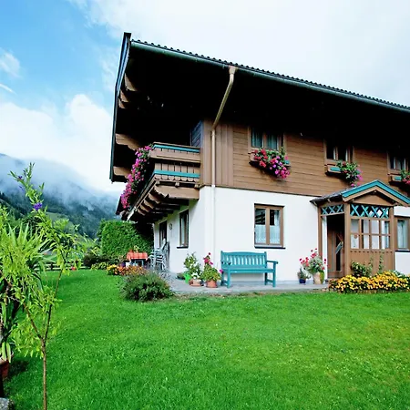 Apartament In Viehhofen Near Lifts *