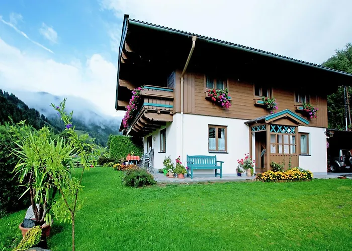 Appartement In Viehhofen Near Lifts *